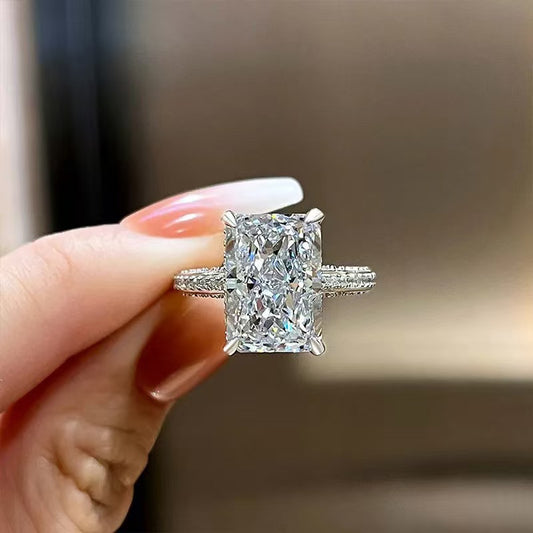 Ring Inlaid With An Extra-large Zircon